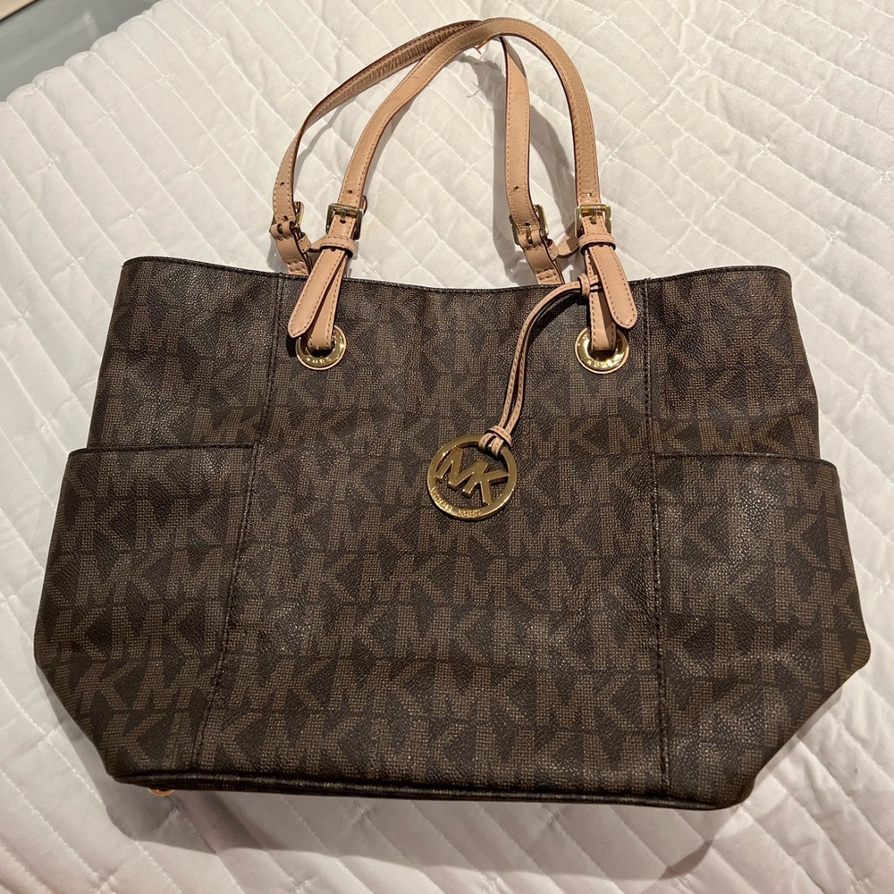MICHAEL KORS jet set shoulder bag